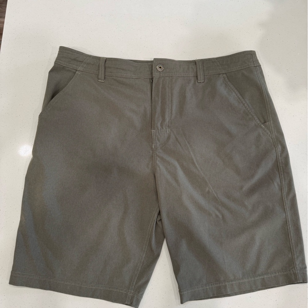 Prana Men's Olive Green Flat-Front Shorts